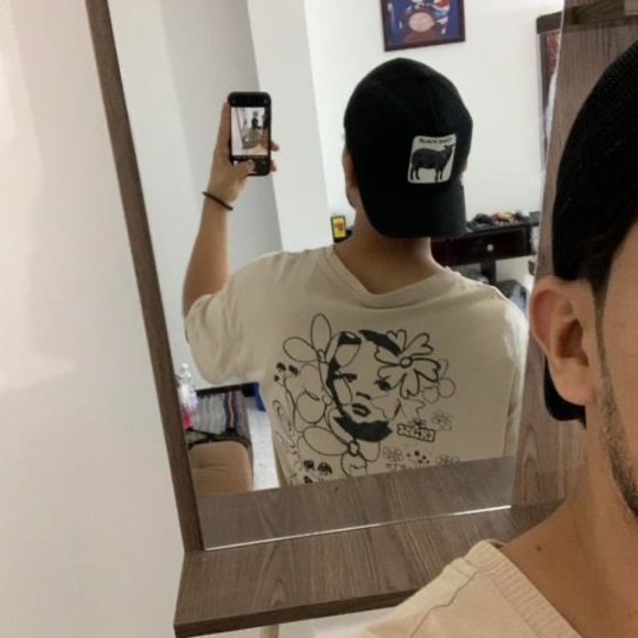 Meet your Posher, Alejandro - Picture 1 of 1